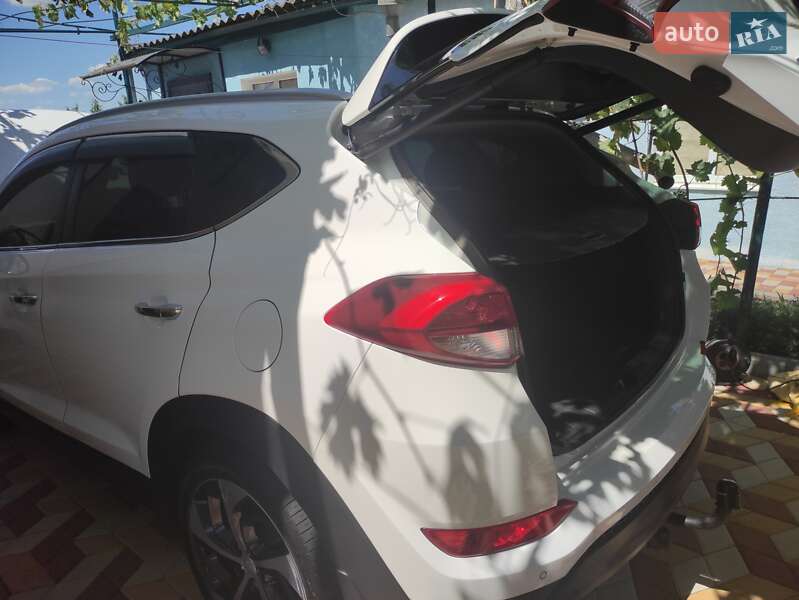 Позашляховик / Кросовер Hyundai Tucson 2016 в Одесі