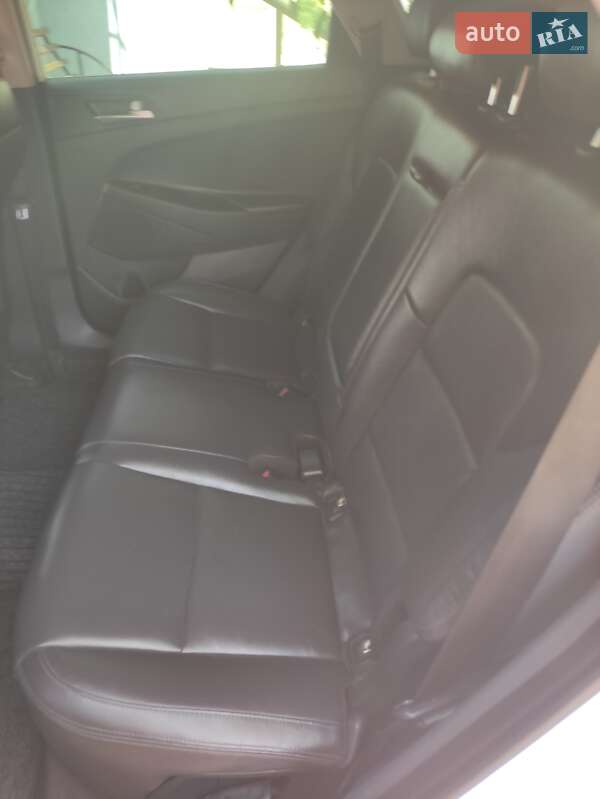 Позашляховик / Кросовер Hyundai Tucson 2016 в Одесі