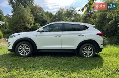 Внедорожник / Кроссовер Hyundai Tucson 2016 в Сваляве