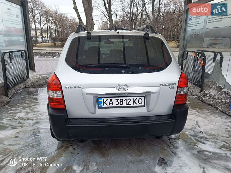 Внедорожник / Кроссовер Hyundai Tucson 2010 в Киеве фото 5 Внедорожник / Кроссовер Hyundai Tucson 2010 в Киеве