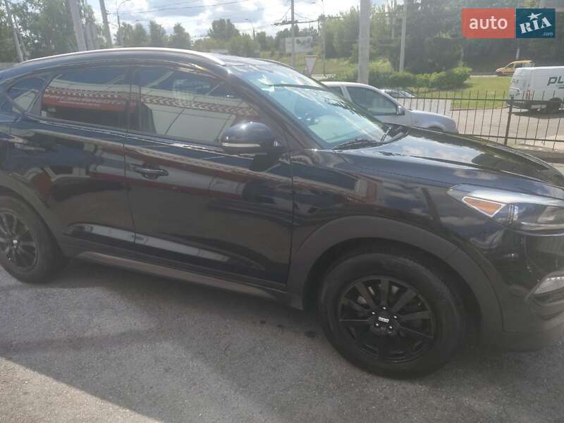 Внедорожник / Кроссовер Hyundai Tucson 2016 в Чернигове