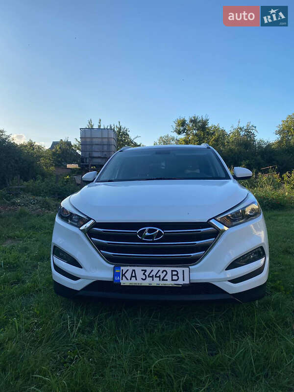 Позашляховик / Кросовер Hyundai Tucson 2016 в Києві