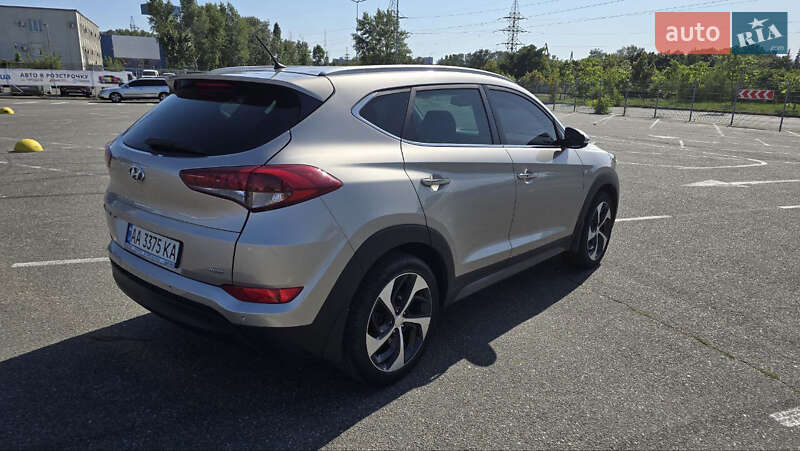 Позашляховик / Кросовер Hyundai Tucson 2016 в Києві