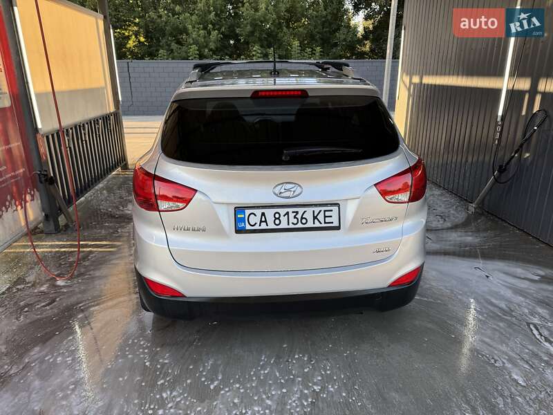 Позашляховик / Кросовер Hyundai Tucson 2012 в Черкасах