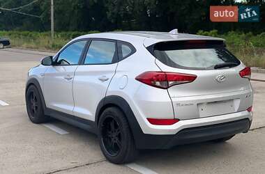 Внедорожник / Кроссовер Hyundai Tucson 2016 в 