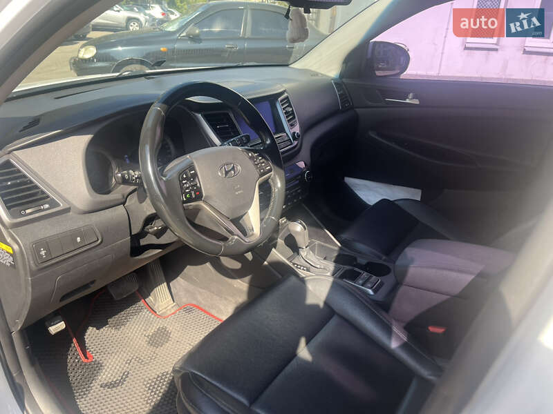 Позашляховик / Кросовер Hyundai Tucson 2015 в Кам'янському
