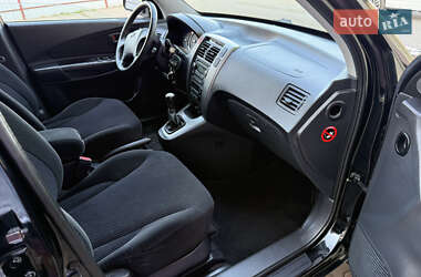 Внедорожник / Кроссовер Hyundai Tucson 2009 в 