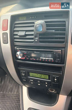 Внедорожник / Кроссовер Hyundai Tucson 2006 в 