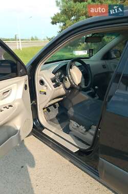 Внедорожник / Кроссовер Hyundai Tucson 2005 в  фото 7 Внедорожник / Кроссовер Hyundai Tucson 2005 в