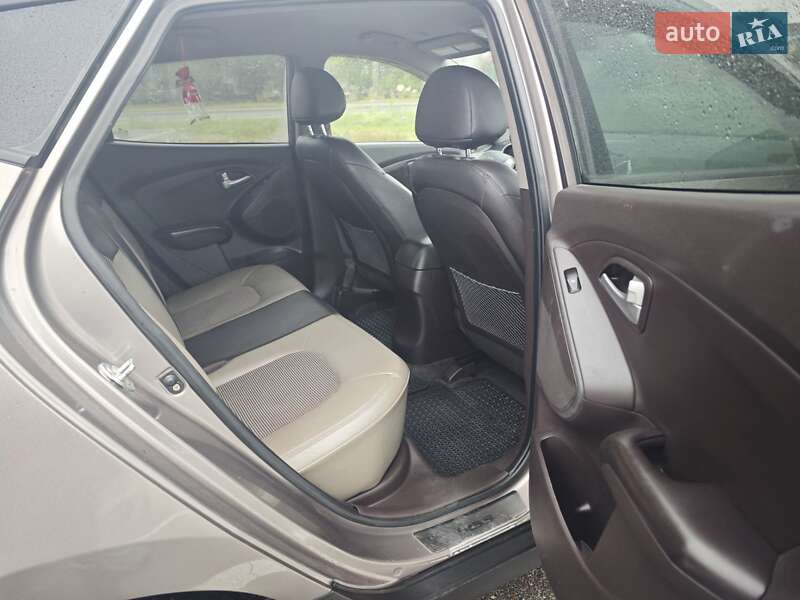 Внедорожник / Кроссовер Hyundai Tucson 2013 в Каменец-Подольском