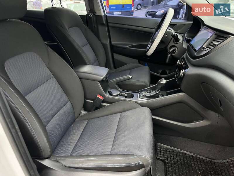 Позашляховик / Кросовер Hyundai Tucson 2016 в Львові