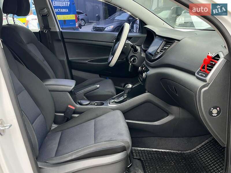 Позашляховик / Кросовер Hyundai Tucson 2016 в Львові