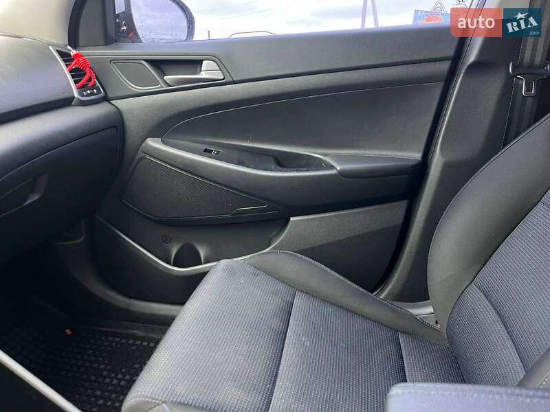 Позашляховик / Кросовер Hyundai Tucson 2016 в Львові