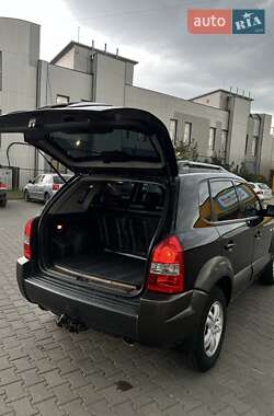 Внедорожник / Кроссовер Hyundai Tucson 2007 в 