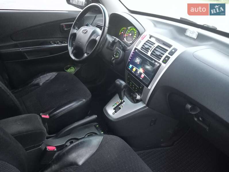 Позашляховик / Кросовер Hyundai Tucson 2011 в Антонінах