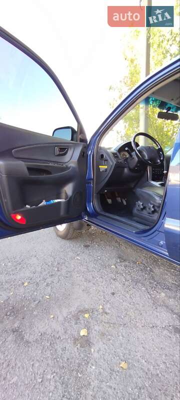 Позашляховик / Кросовер Hyundai Tucson 2006 в Тростянці