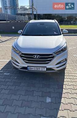 Позашляховик / Кросовер Hyundai Tucson 2015 в Одесі