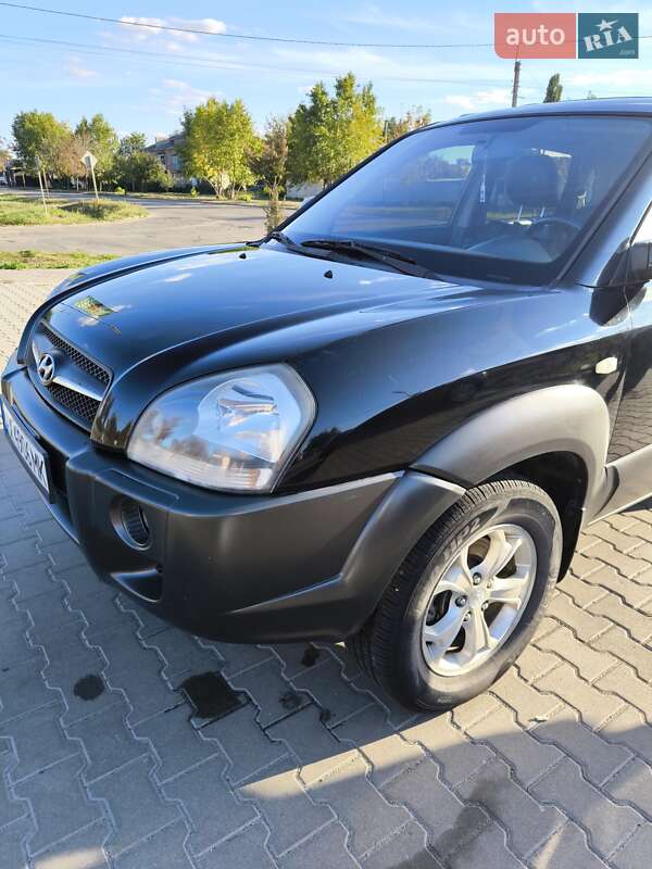 Позашляховик / Кросовер Hyundai Tucson 2008 в Первомайську фото 5 Позашляховик / Кросовер Hyundai Tucson 2008 в Первомайську