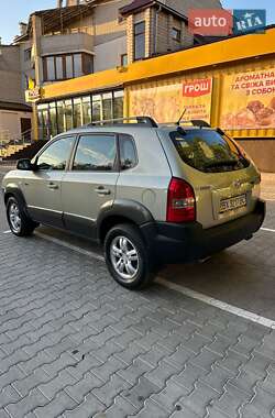 Позашляховик / Кросовер Hyundai Tucson 2008 в  фото 2 Позашляховик / Кросовер Hyundai Tucson 2008 в