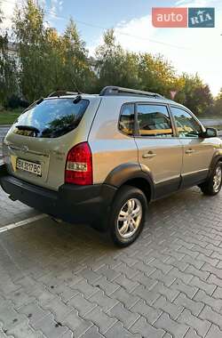 Позашляховик / Кросовер Hyundai Tucson 2008 в  фото 12 Позашляховик / Кросовер Hyundai Tucson 2008 в