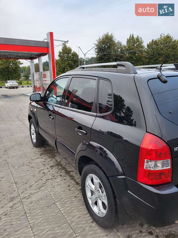 Позашляховик / Кросовер Hyundai Tucson 2009 в Володимирі