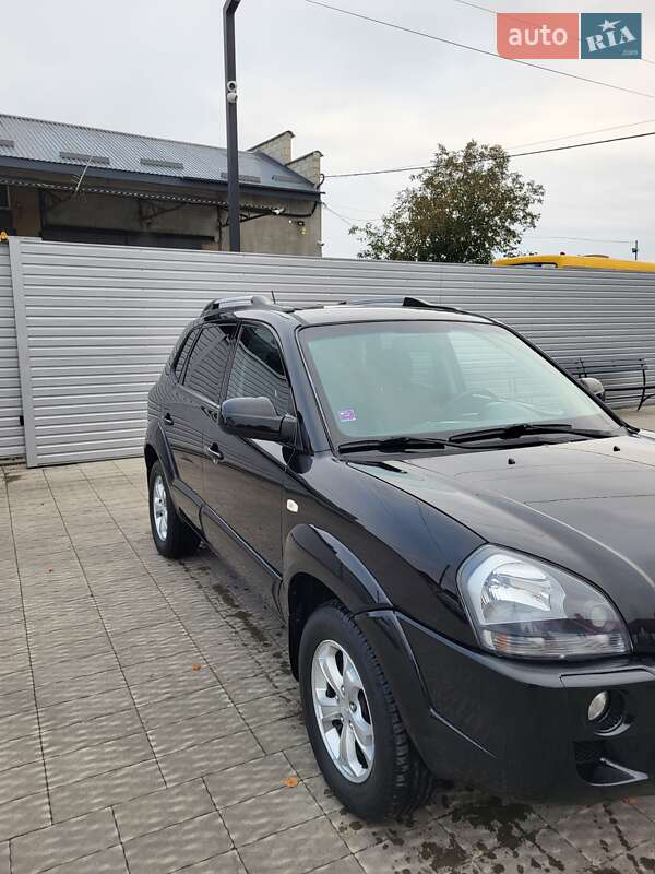 Позашляховик / Кросовер Hyundai Tucson 2009 в Володимирі