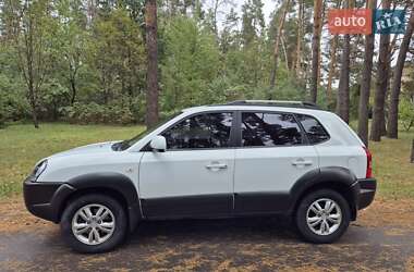 Внедорожник / Кроссовер Hyundai Tucson 2012 в 