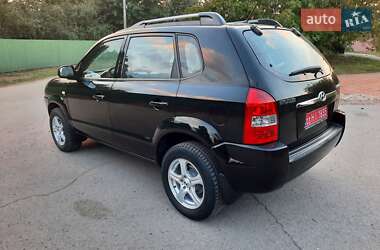 Внедорожник / Кроссовер Hyundai Tucson 2008 в 