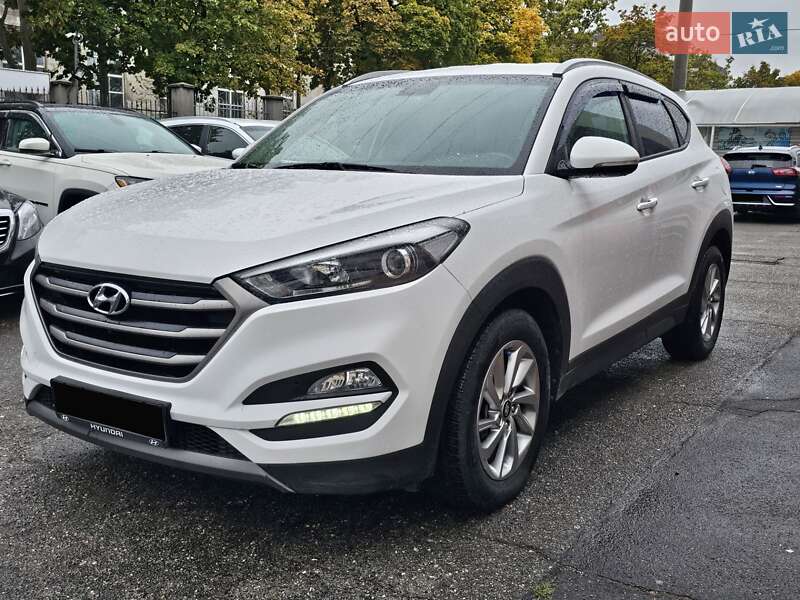 Внедорожник / Кроссовер Hyundai Tucson 2016 в 