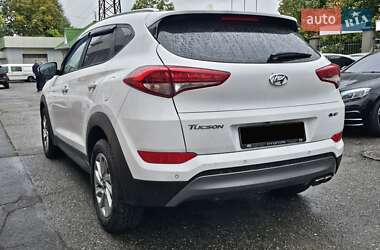 Внедорожник / Кроссовер Hyundai Tucson 2016 в 