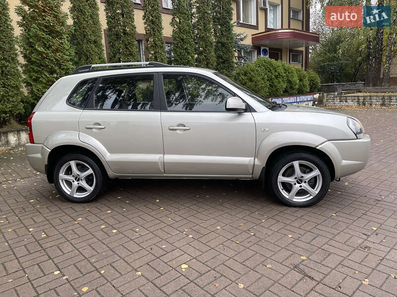 Внедорожник / Кроссовер Hyundai Tucson 2009 в Ровно