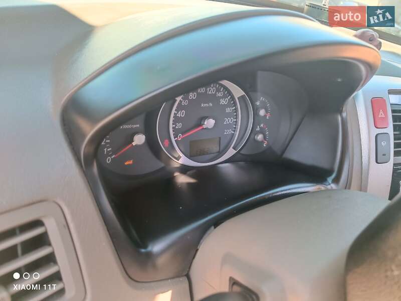 Позашляховик / Кросовер Hyundai Tucson 2005 в Павлограді фото 11 Позашляховик / Кросовер Hyundai Tucson 2005 в Павлограді