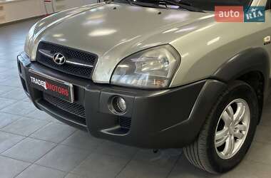 Внедорожник / Кроссовер Hyundai Tucson 2006 в 