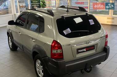 Внедорожник / Кроссовер Hyundai Tucson 2006 в 