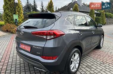 Внедорожник / Кроссовер Hyundai Tucson 2015 в 