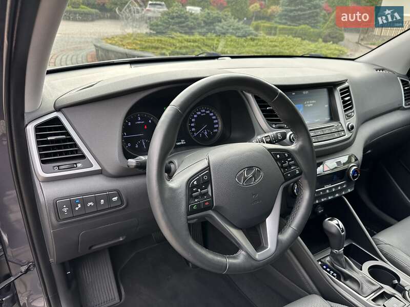 Позашляховик / Кросовер Hyundai Tucson 2015 в Луцьку