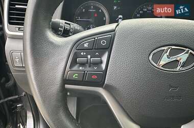 Внедорожник / Кроссовер Hyundai Tucson 2015 в 