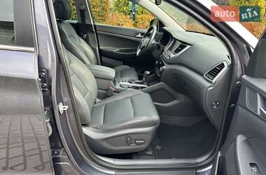 Внедорожник / Кроссовер Hyundai Tucson 2015 в 