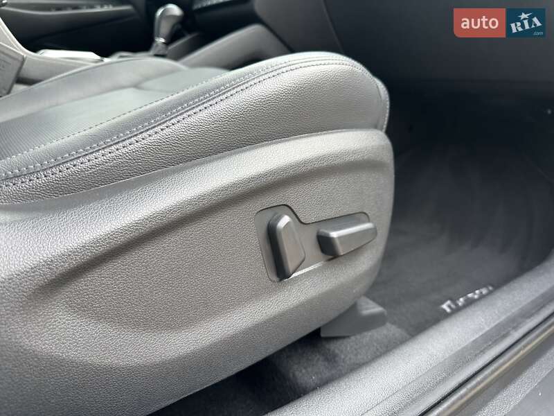 Позашляховик / Кросовер Hyundai Tucson 2015 в Луцьку