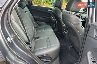 Внедорожник / Кроссовер Hyundai Tucson 2015 в 