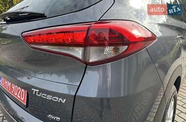 Внедорожник / Кроссовер Hyundai Tucson 2015 в 