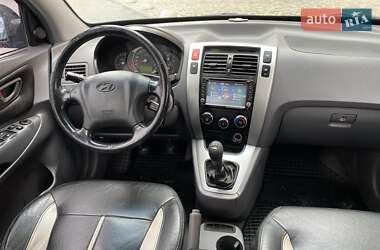 Внедорожник / Кроссовер Hyundai Tucson 2004 в 