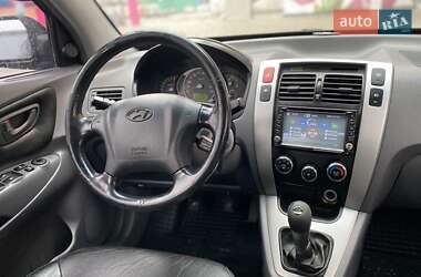 Внедорожник / Кроссовер Hyundai Tucson 2004 в 
