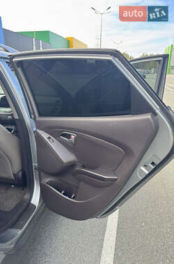 Внедорожник / Кроссовер Hyundai Tucson 2014 в 