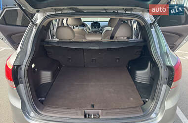 Внедорожник / Кроссовер Hyundai Tucson 2014 в 