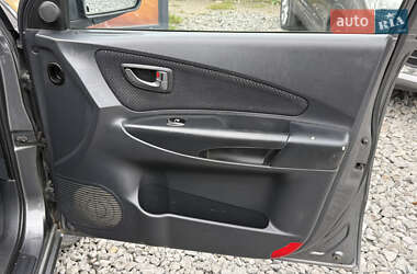 Внедорожник / Кроссовер Hyundai Tucson 2009 в 