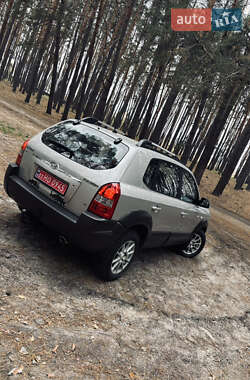 Внедорожник / Кроссовер Hyundai Tucson 2006 в 