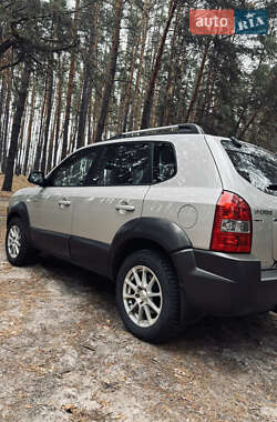 Внедорожник / Кроссовер Hyundai Tucson 2006 в 