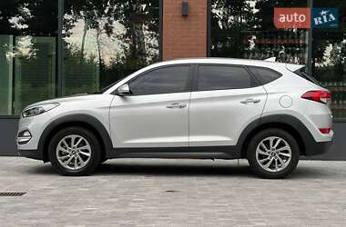 Внедорожник / Кроссовер Hyundai Tucson 2016 в 