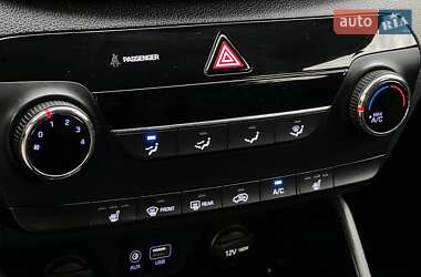 Внедорожник / Кроссовер Hyundai Tucson 2016 в 